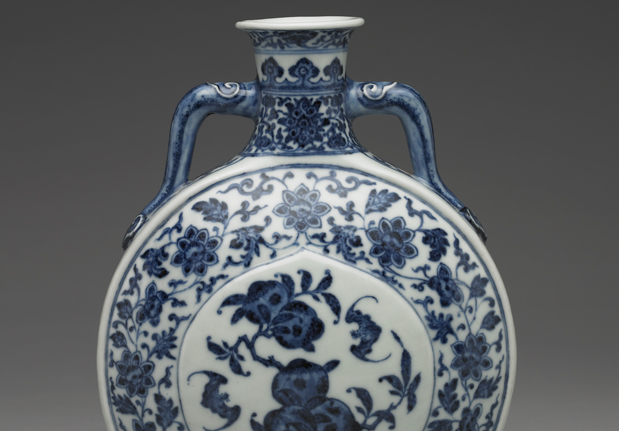 Flask with handles and prosperity decoration in underglaze blue, Qing dynasty, Qianlong reign (1736-1795)-China Archive